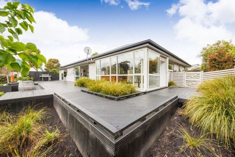 Photo of property in 28 Cashmere Drive, Fitzherbert, Palmerston North, 4410