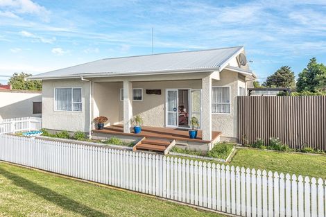 Photo of property in 27 Miro Street, Castlecliff, Whanganui, 4501