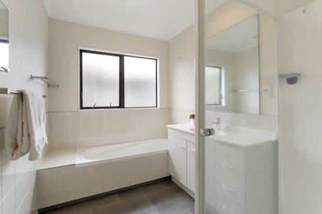 Photo of property in 7 Major Durie Place, Waikanae Beach, Waikanae, 5036