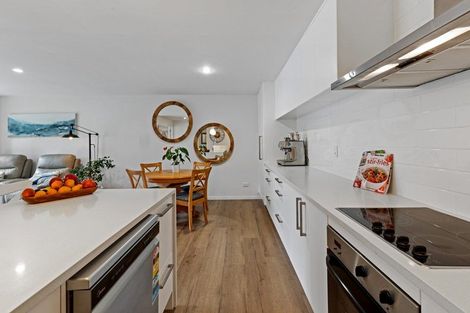 Photo of property in Bay Palms Apartments, 3/30a Bute Road, Browns Bay, Auckland, 0630