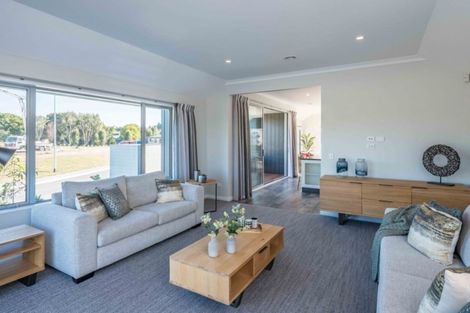 Photo of property in 2 Albizia Grove, Waikanae, 5036