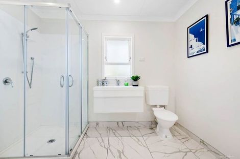 Photo of property in 14 Ocean View Road, Northcote, Auckland, 0627