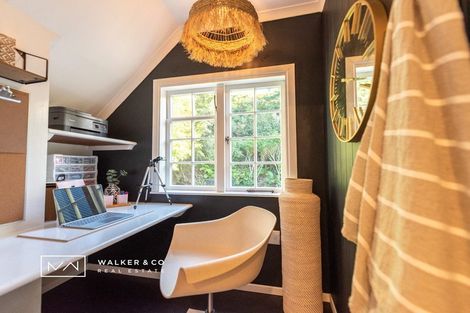 Photo of property in 4 Elmslie Road, Pinehaven, Upper Hutt, 5019