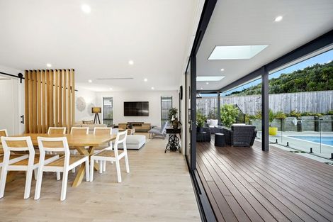 Photo of property in 19 Headsail Drive, Long Bay, Auckland, 0630