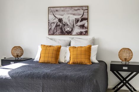 Photo of property in 19 Ti Kouka Lane, Sandringham, Auckland, 1025