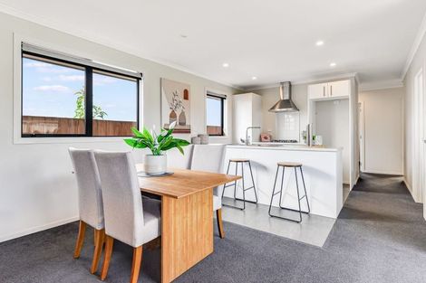 Photo of property in 5 Manawaroa Close, Grandview Heights, Hamilton, 3200