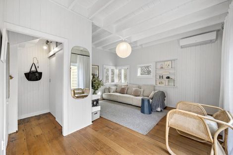 Photo of property in 28 Totara Street, Eastbourne, Lower Hutt, 5013