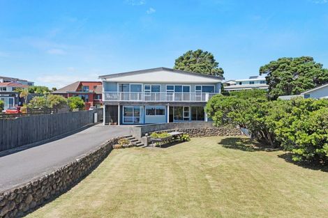 Photo of property in 104 Marine Parade, Paraparaumu Beach, Paraparaumu, 5032