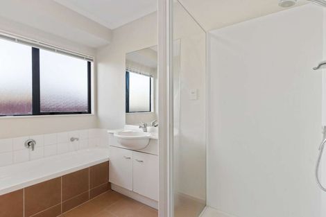 Photo of property in 7 Reremanu Place, Weymouth, Auckland, 2103