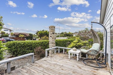 Photo of property in 8 Norna Grove, Waikawa Beach, Levin, 5573