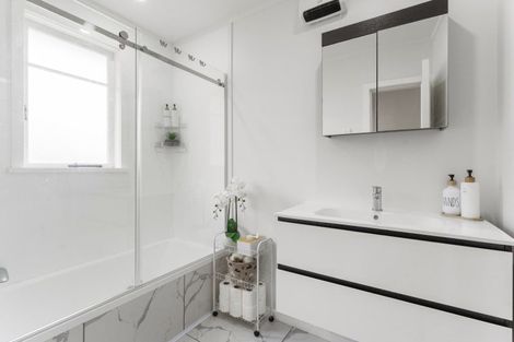 Photo of property in 86 Ruapehu Street, Paraparaumu, 5032