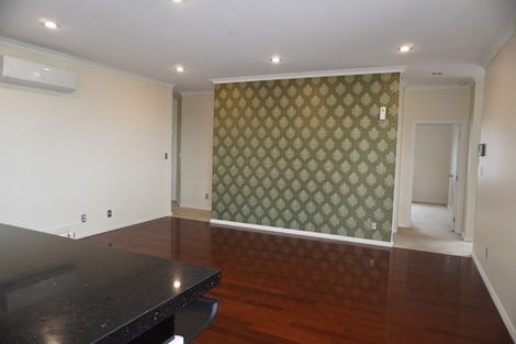 Photo of property in 11 Namsan Close, Fairview Heights, Auckland, 0632