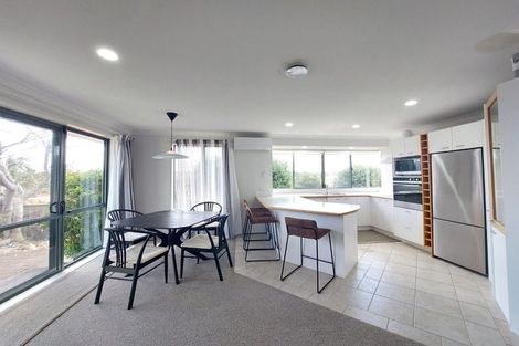 Photo of property in 4/57 Whitford Road, Botany Downs, Auckland, 2014