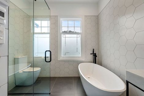 Photo of property in 57 Bolton Street, Kelburn, Wellington, 6012