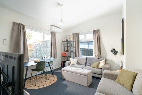 Photo of property in 8 Shannon Street, Mount Victoria, Wellington, 6011