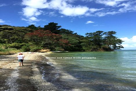 Photo of property in 73 Takahe Road, Titirangi, Auckland, 0604