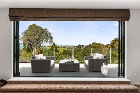 Photo of property in 84 Wade River Road, Stanmore Bay, Whangaparaoa, 0932