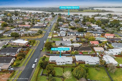 Photo of property in 20 Mcleod Road, Weymouth, Auckland, 2103