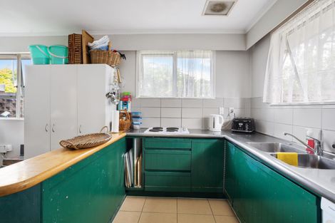 Photo of property in 75 Gossamer Drive, Pakuranga Heights, Auckland, 2010