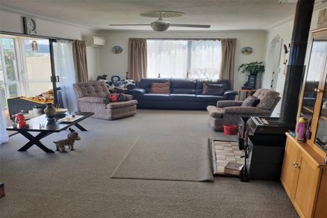 Photo of property in 1 Seadown Crescent, Amberley, 7410