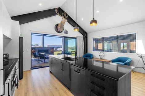 Photo of property in 2 Vickers Way, Acacia Bay, Taupo, 3385