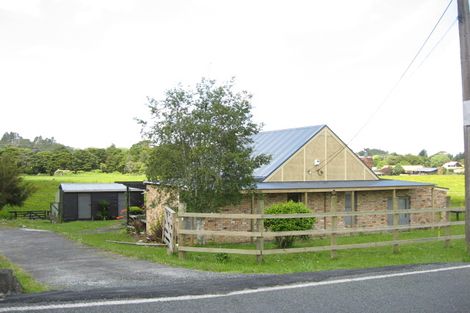 Photo of property in 72 Matua Road, Huapai, Kumeu, 0810