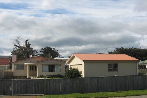 Photo of property in 112 Rua Avenue, Waitarere Beach, Levin, 5510