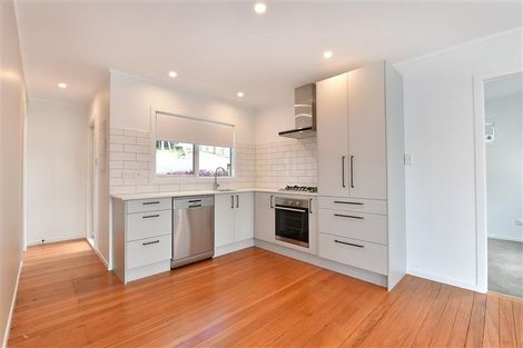 Photo of property in 11 Rata Road, Stanmore Bay, Whangaparaoa, 0932