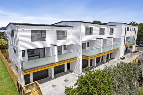 Photo of property in 1/68 Smythe Road, Henderson, Auckland, 0612