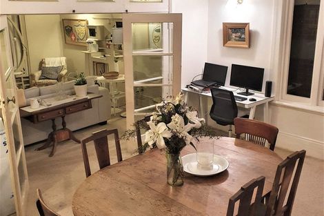 Photo of property in 294 Oriental Parade, Oriental Bay, Wellington, 6011