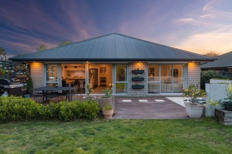 Photo of property in 16 Flaxgrove Place, Parklands, Christchurch, 8083