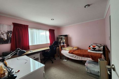 Photo of property in 43 Clover Drive, Henderson, Auckland, 0610