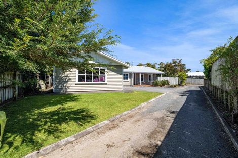 Photo of property in 15a Heta Road, Highlands Park, New Plymouth, 4312