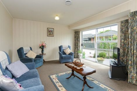Photo of property in 2/102 Terrace Road, Parkvale, Hastings, 4122