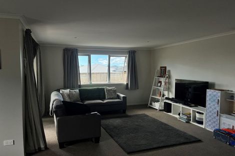 Photo of property in 17 Richardson Road, Omokoroa, 3114