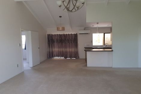 Photo of property in 65 Kurnell Drive, Botany Downs, Auckland, 2010