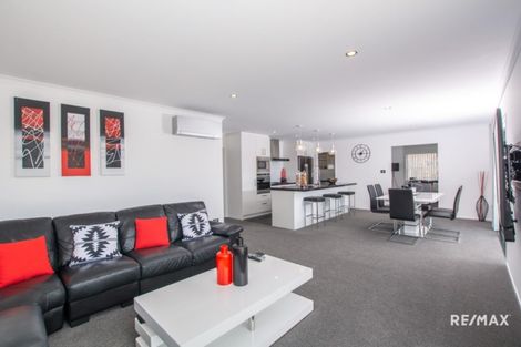 Photo of property in 18 Naeo Close, Papamoa Beach, Papamoa, 3118