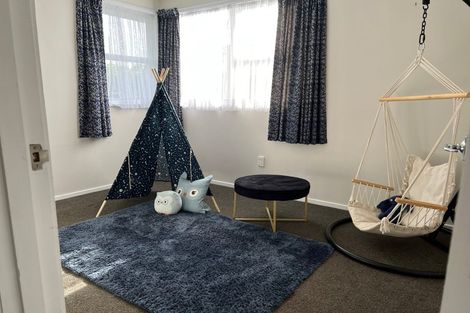 Photo of property in 33 Helena Street, Massey, Auckland, 0614