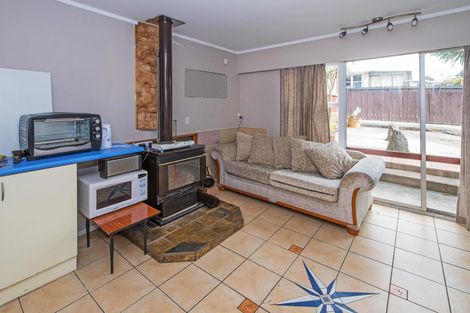 Photo of property in 28 Mack Place, Red Hill, Papakura, 2110