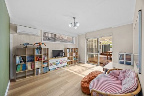 Photo of property in 22 Royal Road, Massey, Auckland, 0614