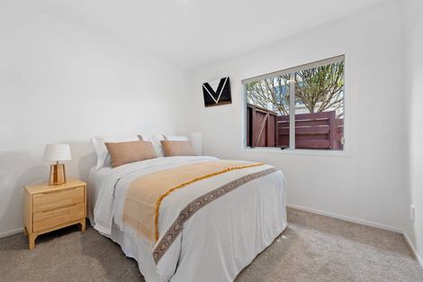 Photo of property in 2/41 Raleigh Road, Northcote, Auckland, 0627