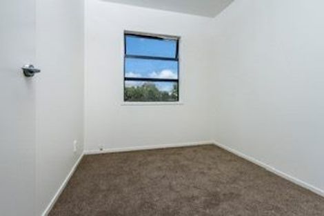 Photo of property in 420/18 Sunnyhaven Avenue, Beach Haven, Auckland, 0626