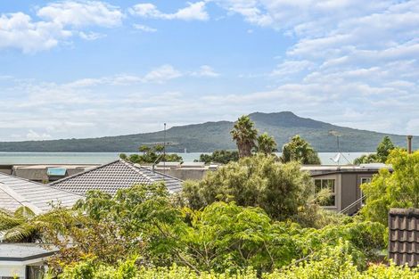 Photo of property in 195 Hurstmere Road, Takapuna, Auckland, 0622