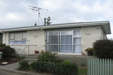 Photo of property in 12 Cambridge Street, Levin, 5510