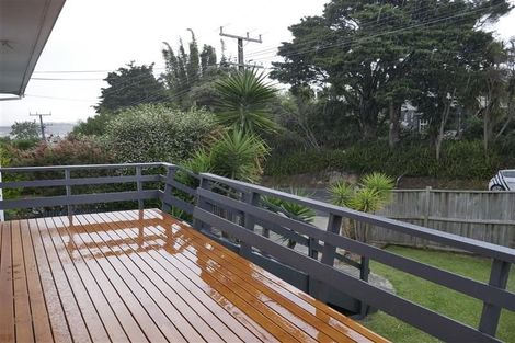 Photo of property in 28 Memorial Drive, Parahaki, Whangarei, 0112