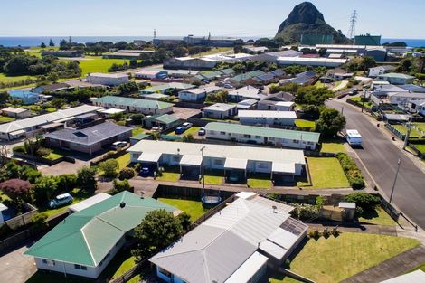 Photo of property in 26 Simons Street, Moturoa, New Plymouth, 4310