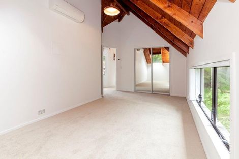 Photo of property in 2 George Laurenson Lane, Mount Roskill, Auckland, 1041