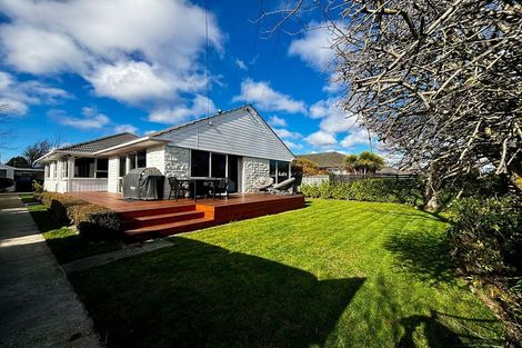 Photo of property in 20 Torquay Place, Bryndwr, Christchurch, 8053
