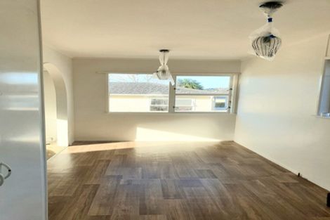 Photo of property in 47 Fairclough Road, Beach Haven, Auckland, 0626