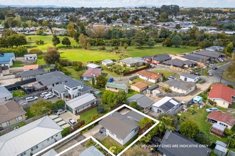 Photo of property in 35 Collins Road, Melville, Hamilton, 3206